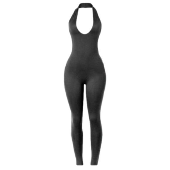 Elegant Black Halter Jumpsuit - Picture 1 of 6